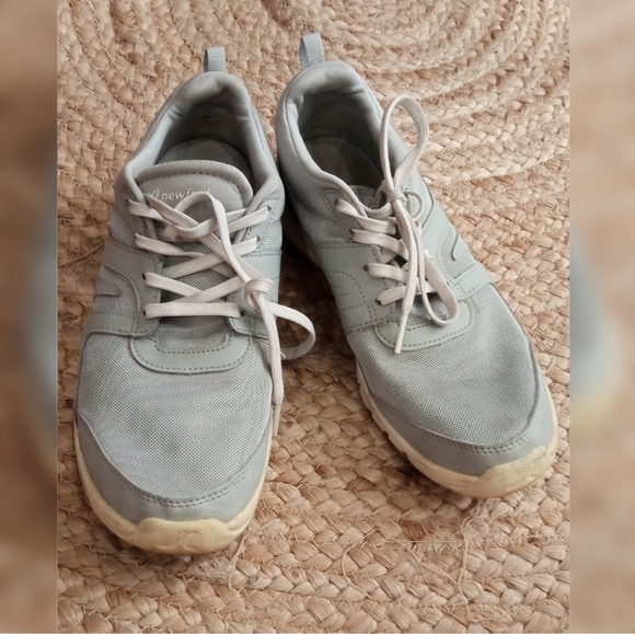 Decathlon Sports Shoes - Picture 5 of 13